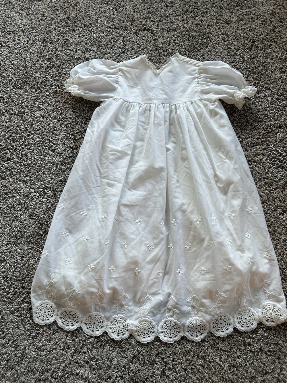 Vintage Baby Christening Gown Long Dress White Lace Eyelet OPEN BACK Baptism F26